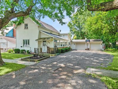 208 S Main St
