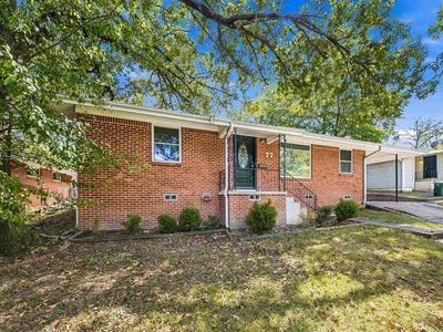 77 Lakeshore Dr