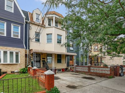 359 Winthrop St