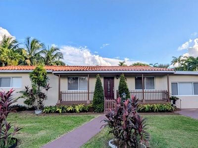 Property at 12200 SW 51st St, Miami, FL