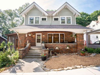 1121 Forest Ct