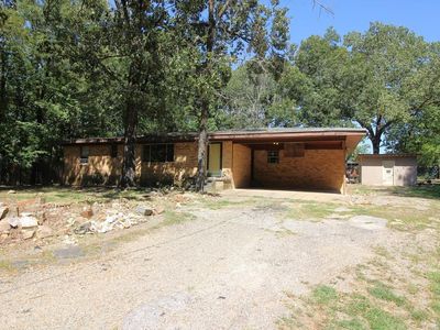 2218 Lakeshore Dr