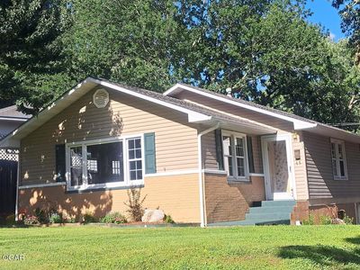 1313 Fairmont Dr