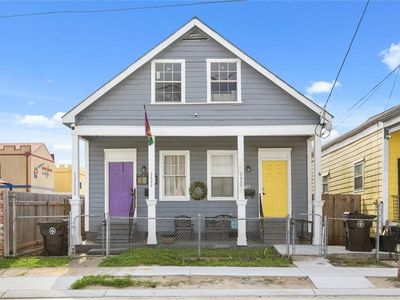 2622-24 S Derbigny St