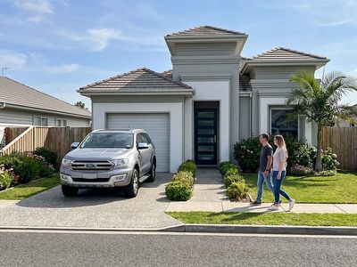 5208 Shalom Dr