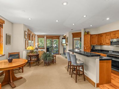 601 S Main St APT 15