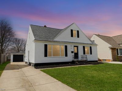 Property at 1722 Hawthorne Dr, Mayfield Heights, OH