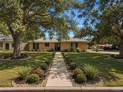 2423 Live Oak St
