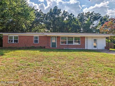 323 Rich Ave
