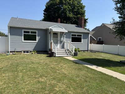1111 6th Ave E