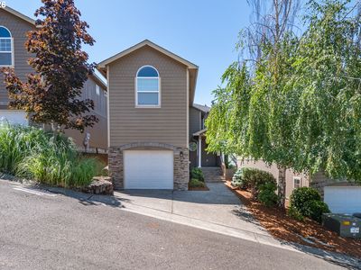 Property at 1487 NE Four Seasons Dr, Roseburg, OR