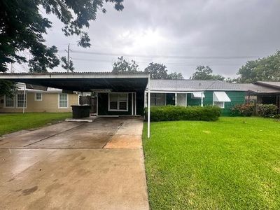 9501 Chesterfield Dr