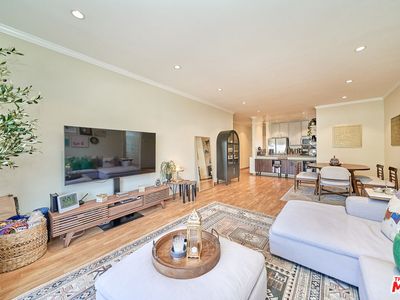 424 S Westmoreland Ave APT 204