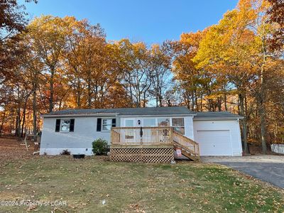 16 Walnut Ln