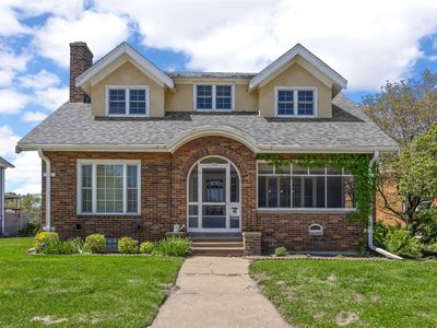 112 Bowling St SW