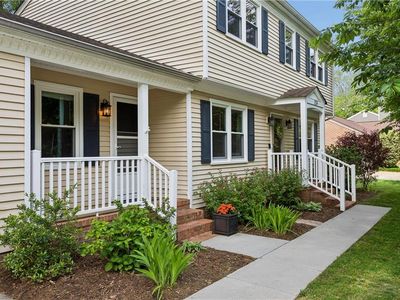 124 Camelot Cres