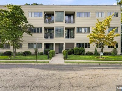 24 Crest Street #2C