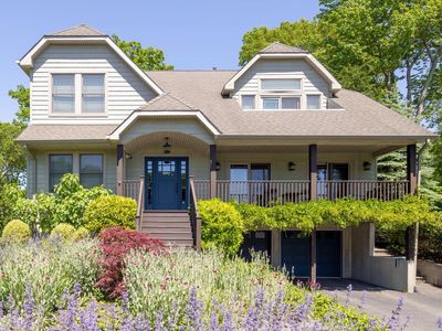 1600 Westview Dr