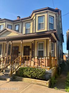 521 Race St