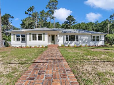 911 S Dogwood Dr