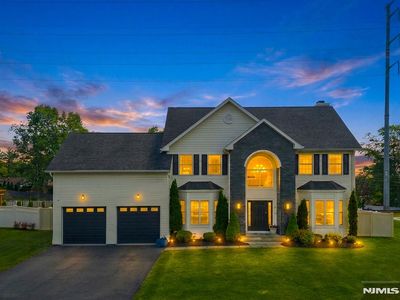 72 Colonial Woods Dr