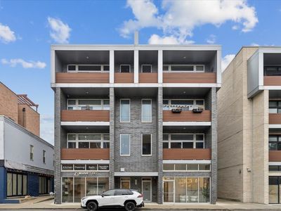 2837 N Halsted St #2N