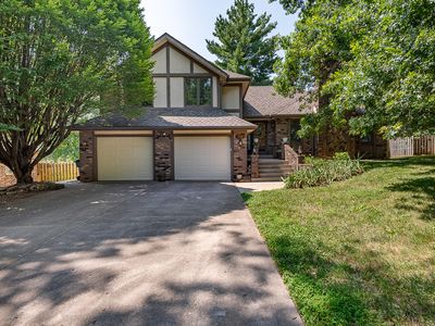 760 W Sherwood Drive