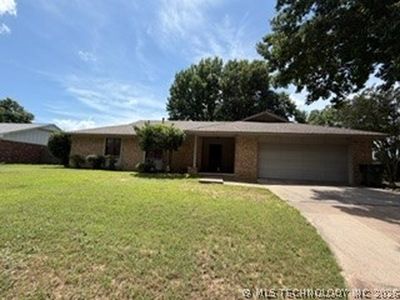 Property at 902 Cardinal Ln, Okmulgee, OK