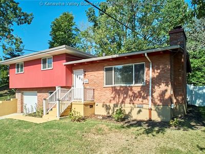 1202 Crown Dr