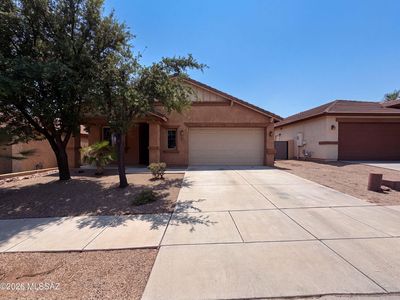 575 W Camino Sorpresa