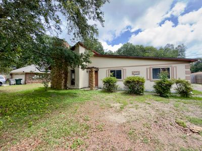 7718 Beechwood Dr