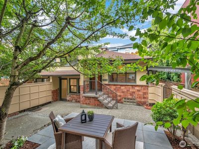 2315 B Franklin Avenue E #B