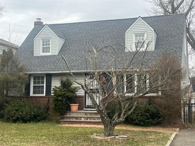 Property at (Undisclosed Address), Albertson, NY