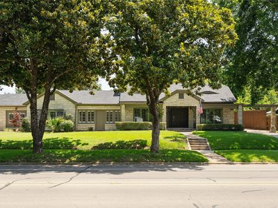 406 E Main St