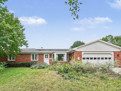 2633 Arrowhead Dr