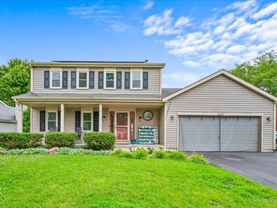 Property at 1441 Loch Lomond Dr, Crystal Lake, IL