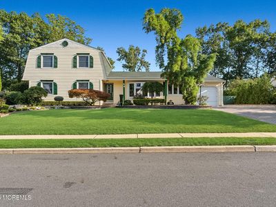 6 Meadowbrook Drive
