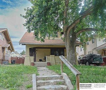 2870 Newport Ave