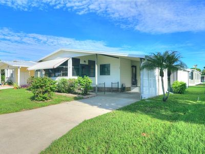 558 Tarpon Dr