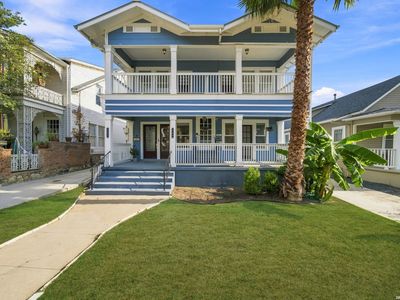 Property at 141 E Woodlawn Ave, San Antonio, TX