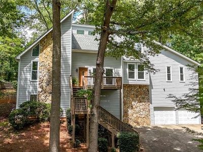 569 Farmbrook Trl NE