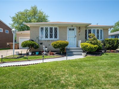 107 Nagel Dr