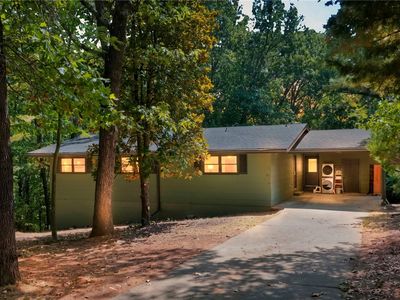 10 Longdon Ln