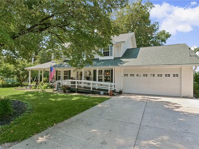 100 Lakeside Dr
