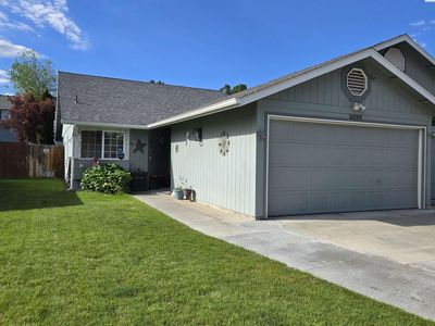 4227 W Klamath Ave