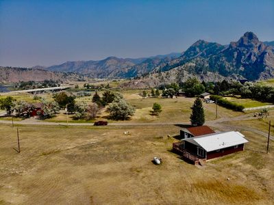 6 Meadowlark Sq