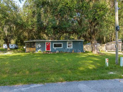 537 NE Cemetery Loop