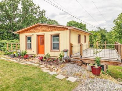 Property at 153 Vinewood Cir, Asheville, NC