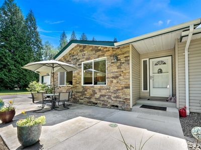 9019 Salmon Creek Lane