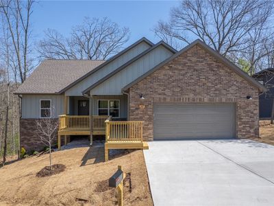 4 Burton Ln